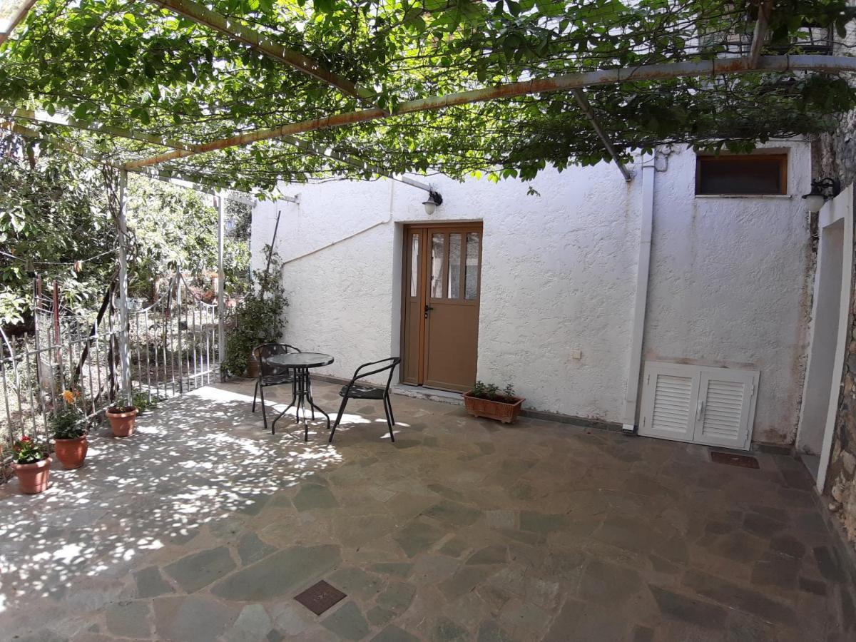 Pirgaki Studios Kardamyli Exterior foto
